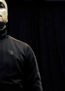 Το μισό πρόσωπο ενός άντρα