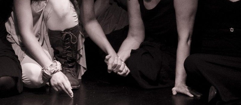 Κοντινό πλάνο σε τέσσερα χέρια